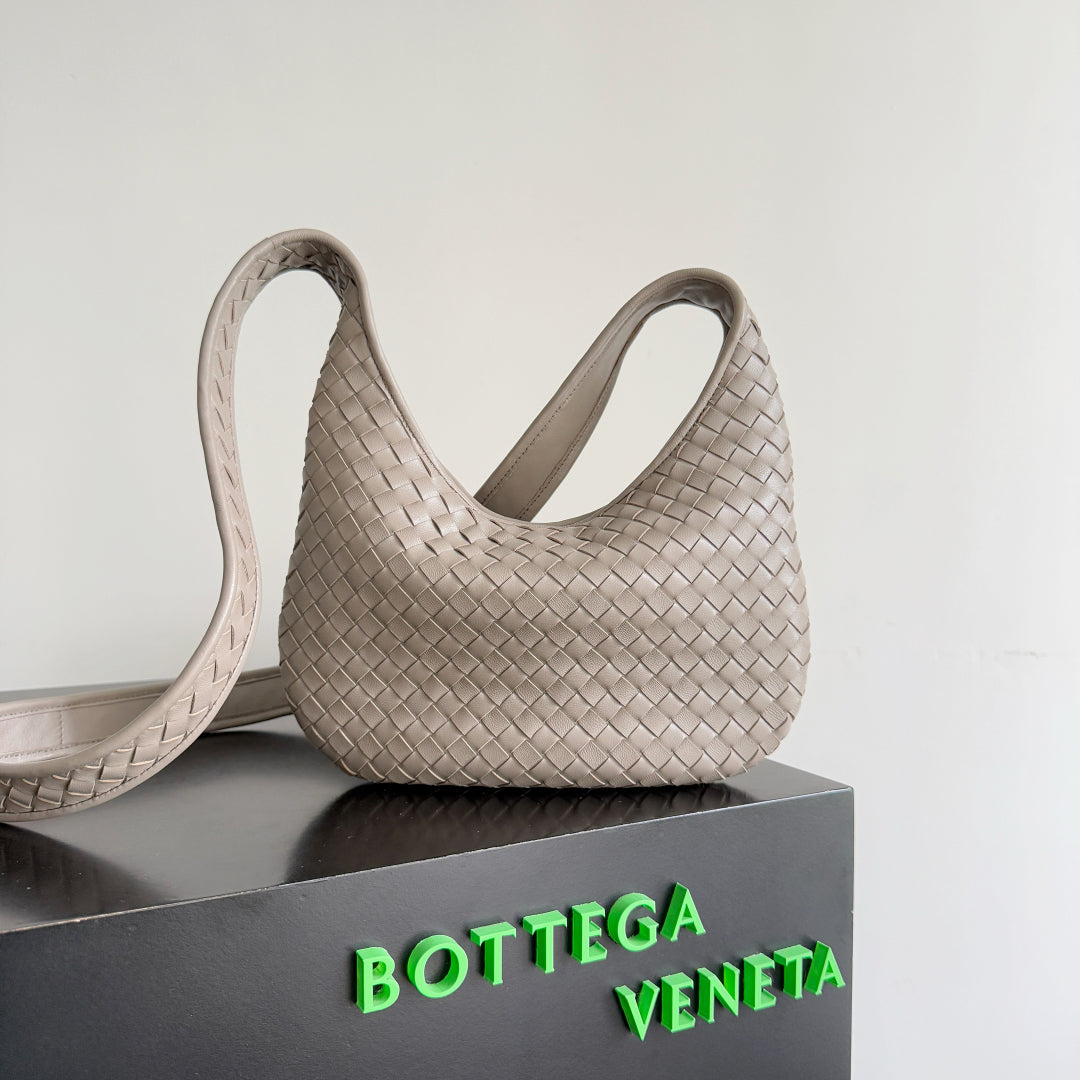 SAC VENETO 27 BOTTEGA VENETA 25S EN CUIR DE VEAU TAUPE CHAUD ET ACCASTILLAGE ARGENTÉ