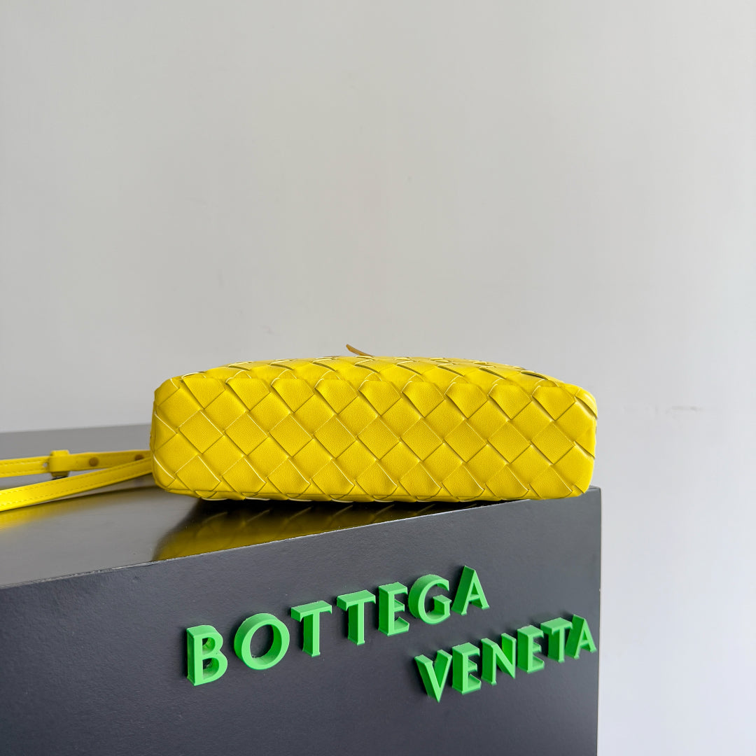 BOTTEGA VENETA 25S BANG BANG 22 EN CUIR DE VEAU INTRECCIATO JAUNE CITRON QUINCAILLERIE DORÉE