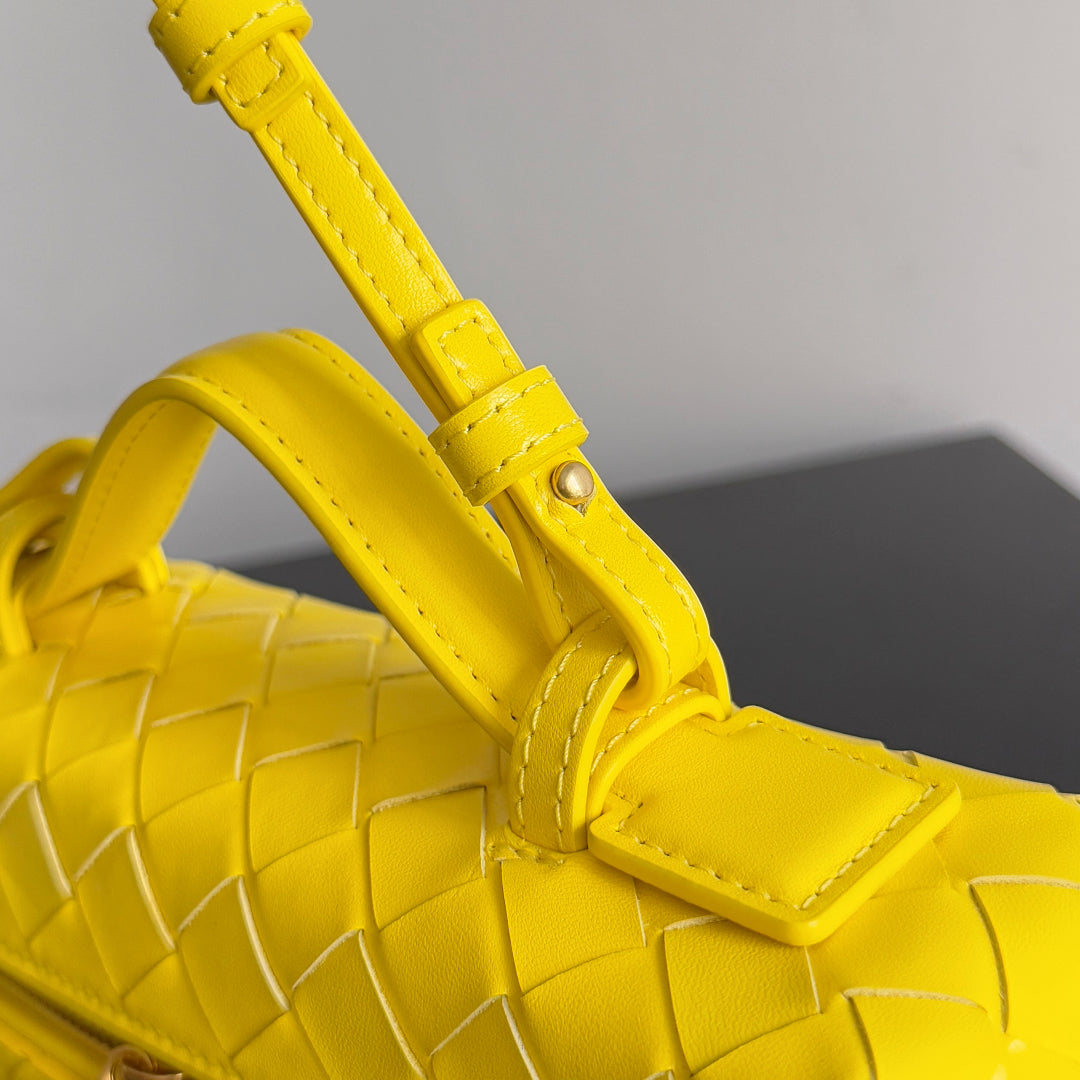 BOTTEGA VENETA 25S BANG BANG 22 EN CUIR DE VEAU INTRECCIATO JAUNE CITRON QUINCAILLERIE DORÉE