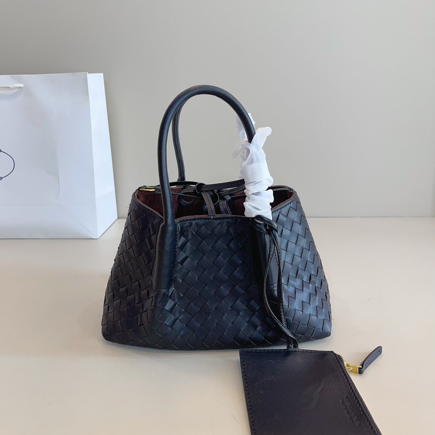 PETIT SAC CABAS PINACOTECA 25 EN CUIR DE VEAU NOIR