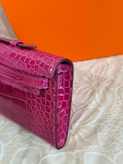 KELLY CUT 31 IN MAGENTA PURPLE SHINNY ALLIGATOR LEATHER WITH SILVER HARDWARE (MADE-TO-ODER)