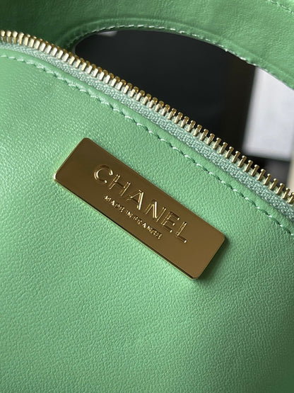 SAC DE COURSES CC MEDIUM 36 EN CUIR DE VEAU VERT MENTHE