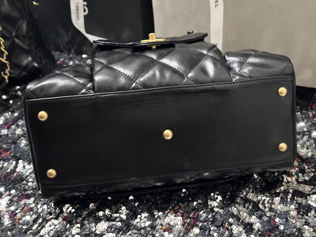 SAC BOWLING 33 EN AGNEAU SOUPLE NOIR MÉTALLERIE DORÉE