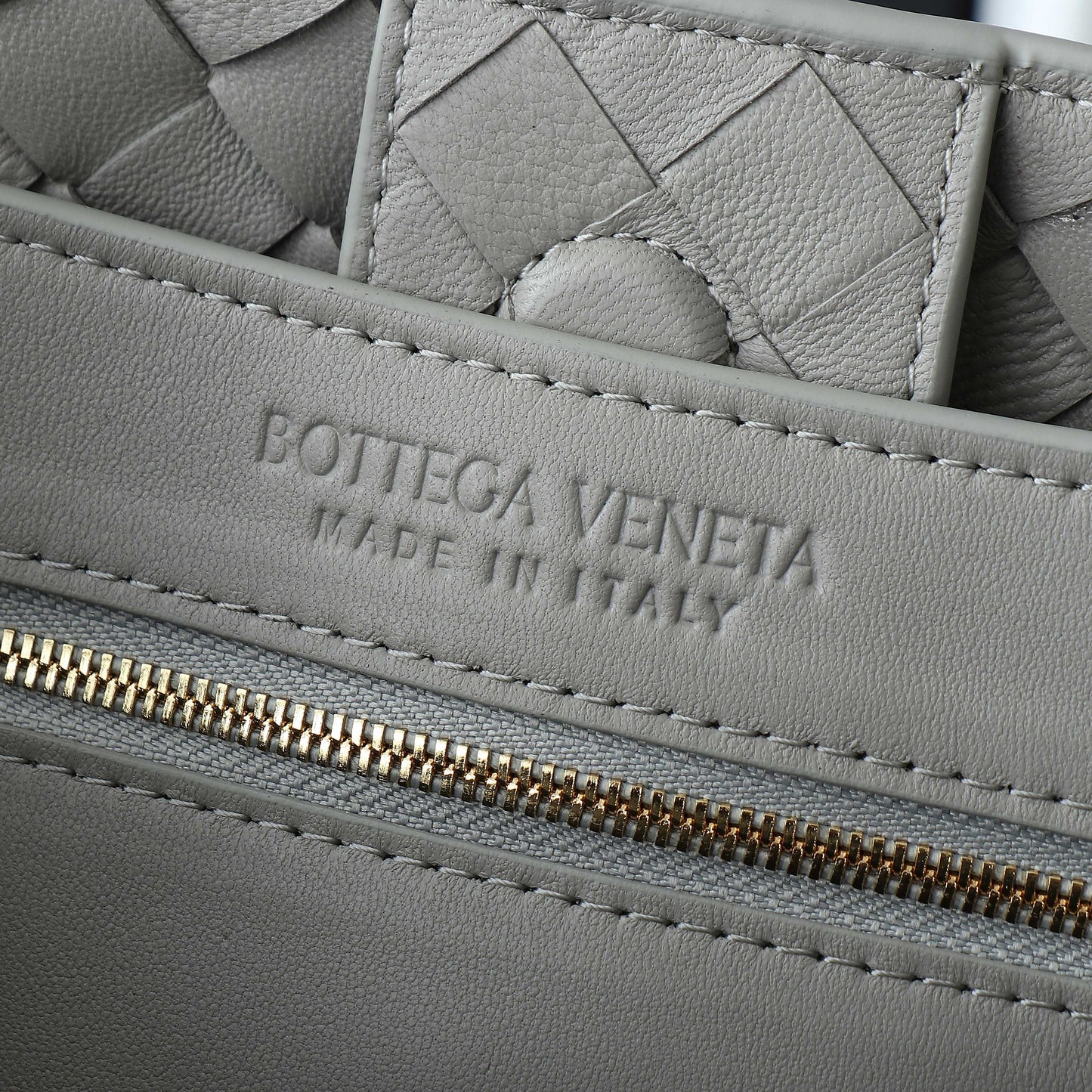BV MEDIUM ANDIAMO 32CM AGNEAU GRIS