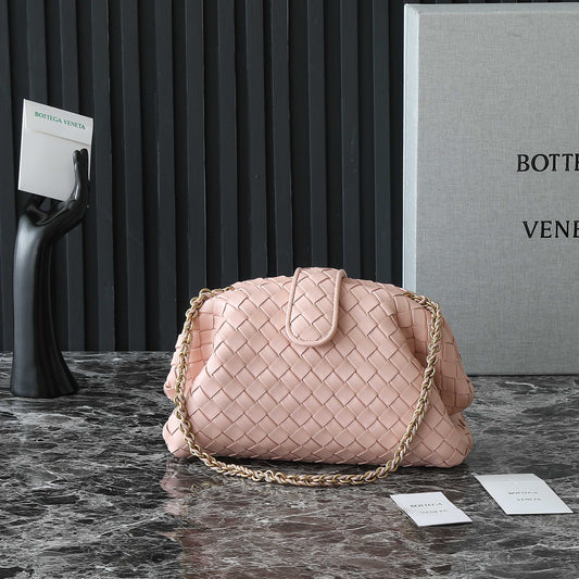 SAC LAUREN 1980 31 EN PEAU D'AGNEAU ROSE MELON BANDOULIÈRE DORÉE