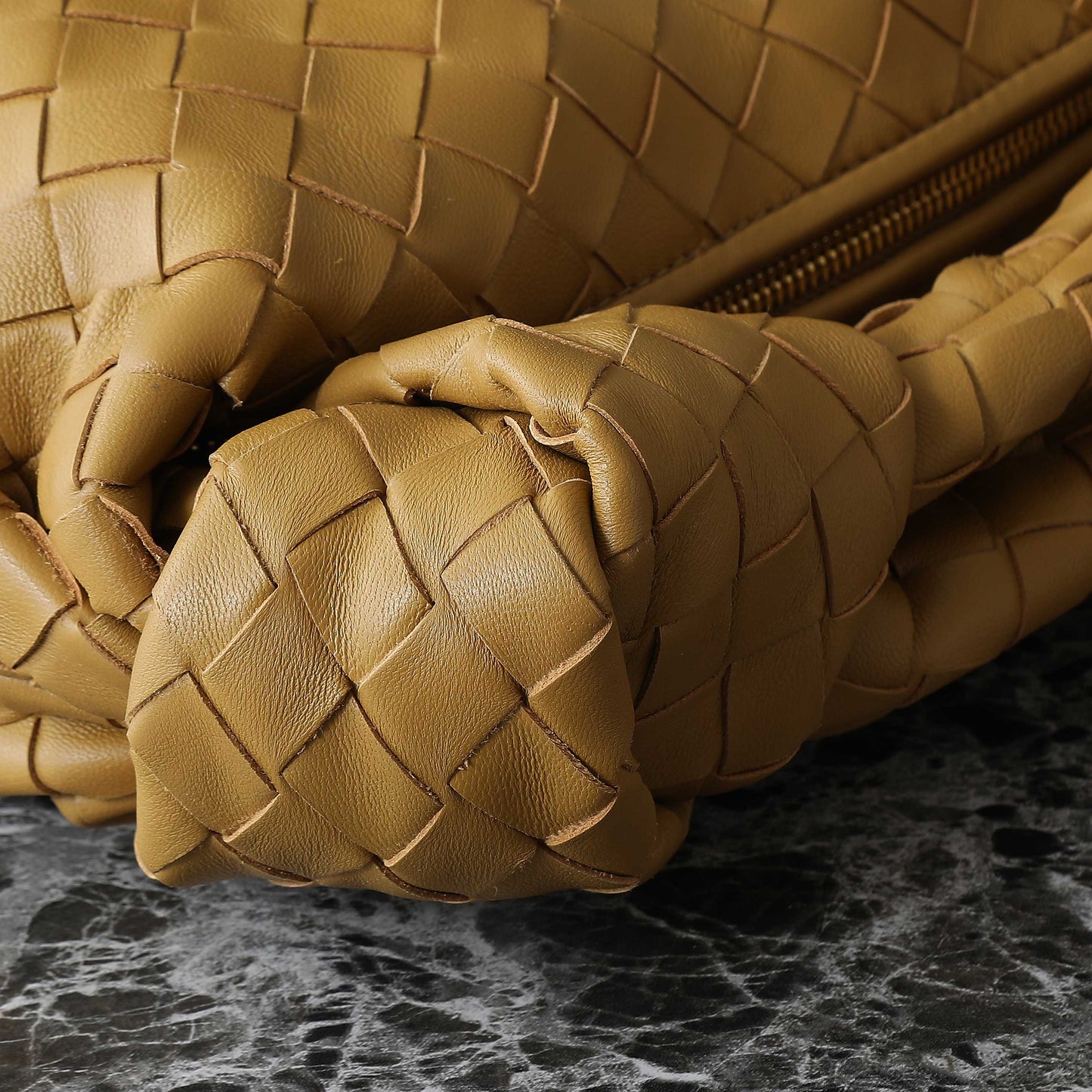 BOTTEGA VENETA 25S MINI JODIE 36 EN CUIR DE VEAU BRONZE CHAUD MATÉRIEL DORÉ
