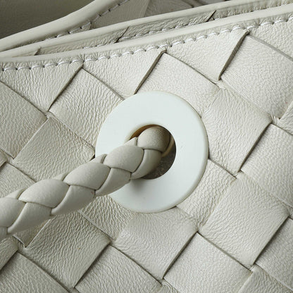 BOTTEGA VENETA 25S GRAND SAC ANDIAMO 42 EN CUIR DE VEAU IVOIRE AVEC ACCESSOIRES DORÉS