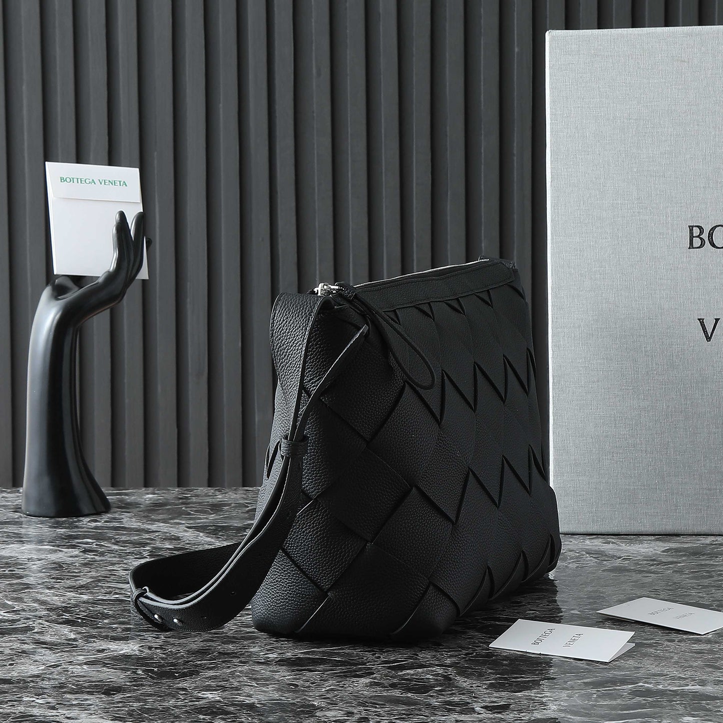 BOTTEGA VENETA 25S DIAGO HOBO 39 EN CUIR DE VEAU NOIR