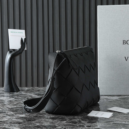 BOTTEGA VENETA 25S DIAGO HOBO 39 EN CUIR DE VEAU NOIR