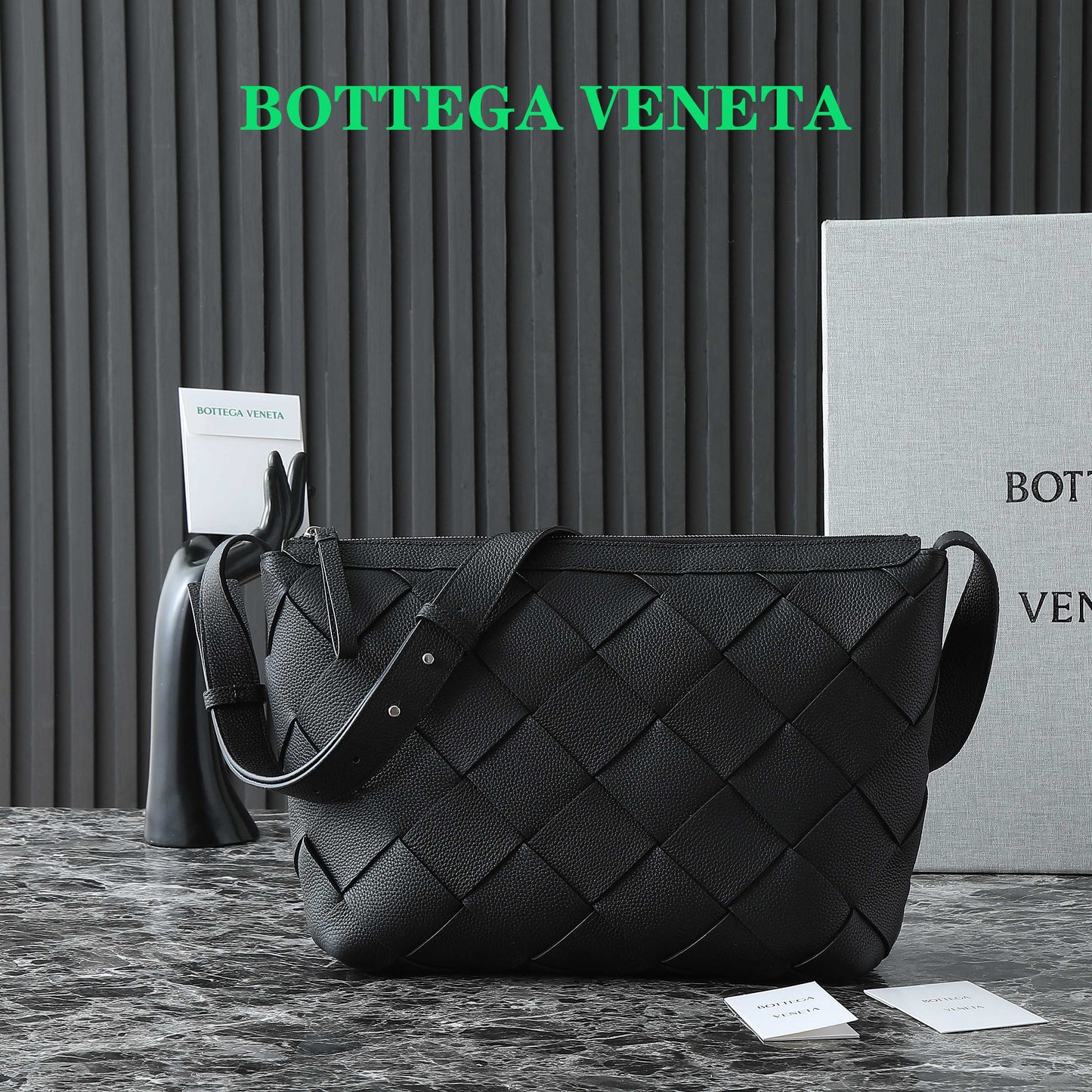 BOTTEGA VENETA 25S DIAGO HOBO 39 EN CUIR DE VEAU NOIR