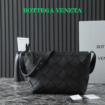 BOTTEGA VENETA 25S DIAGO HOBO 39 EN CUIR DE VEAU NOIR