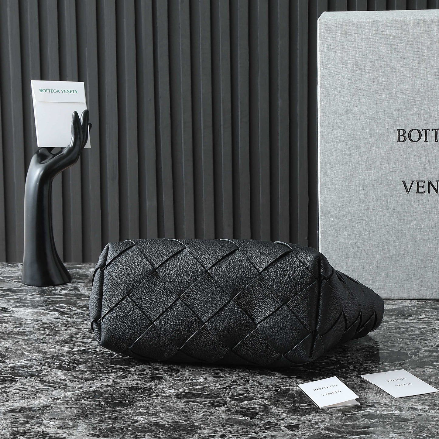 BOTTEGA VENETA 25S DIAGO HOBO 39 EN CUIR DE VEAU NOIR