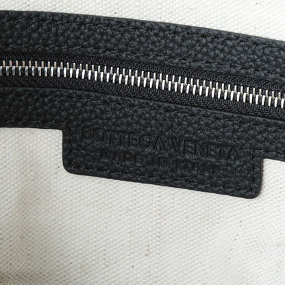 BOTTEGA VENETA 25S DIAGO HOBO 39 EN CUIR DE VEAU NOIR