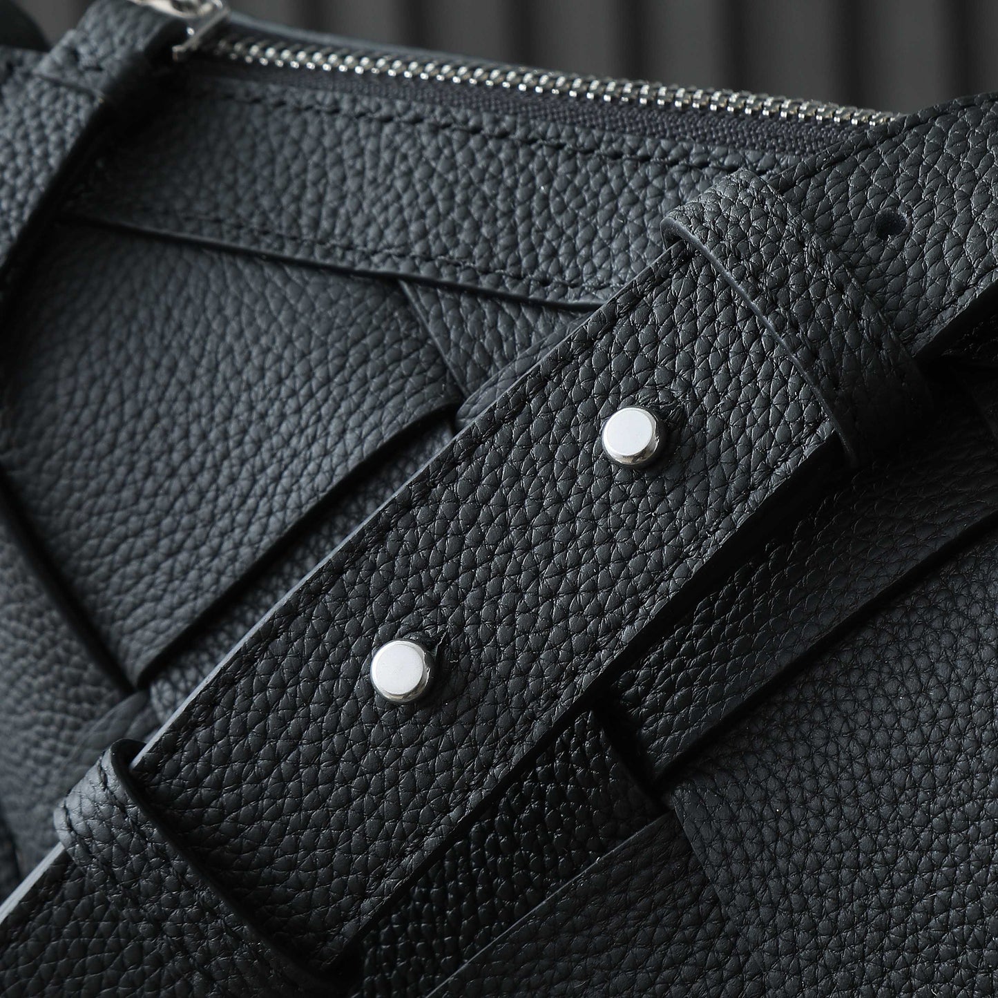 BOTTEGA VENETA 25S DIAGO HOBO 39 EN CUIR DE VEAU NOIR