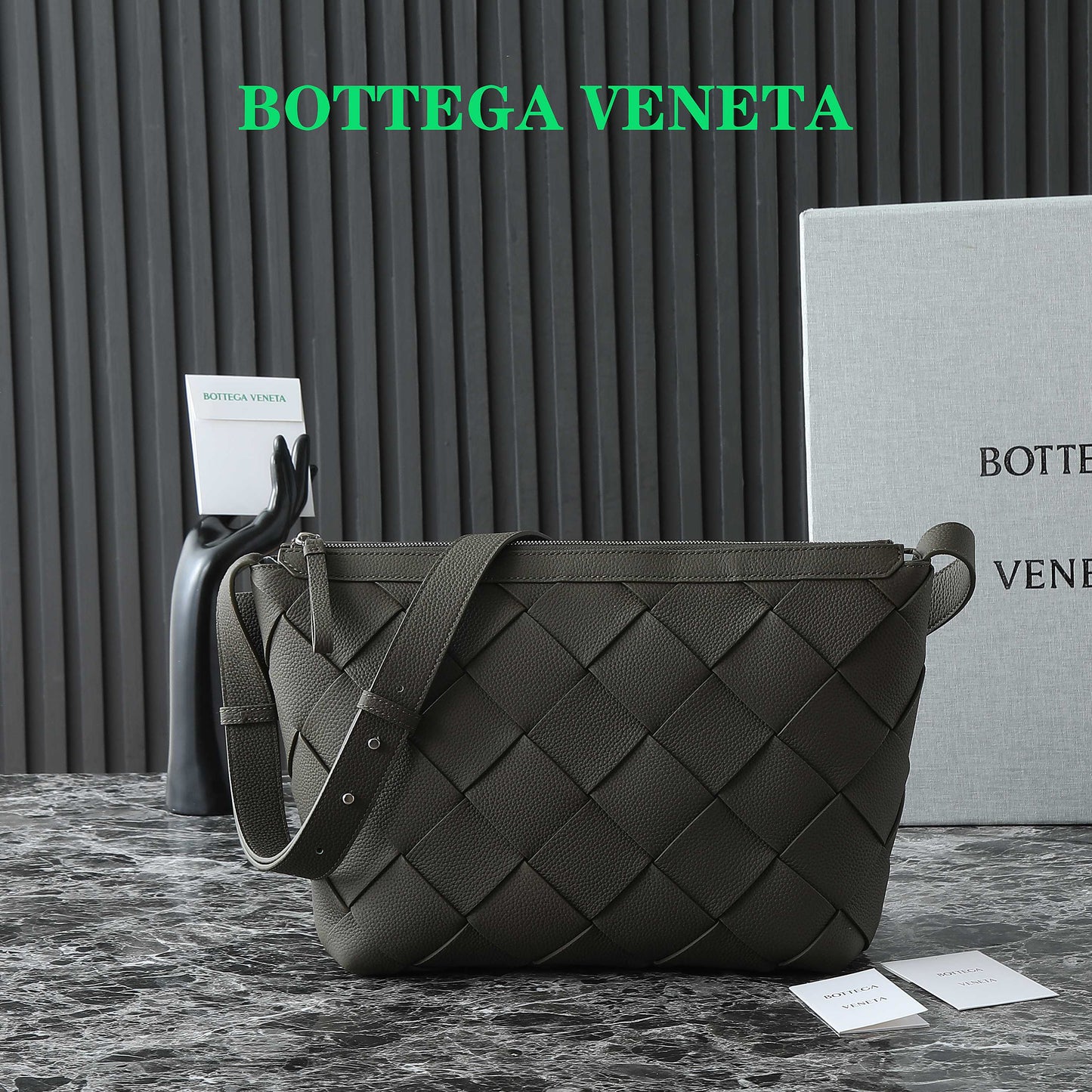 BOTTEGA VENETA 25S DIAGO HOBO 39 EN CUIR DE VEAU OLIVE TRÈS FONCÉ