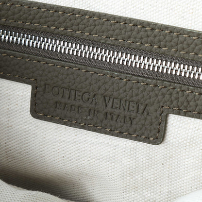 BOTTEGA VENETA 25S DIAGO HOBO 39 EN CUIR DE VEAU OLIVE TRÈS FONCÉ