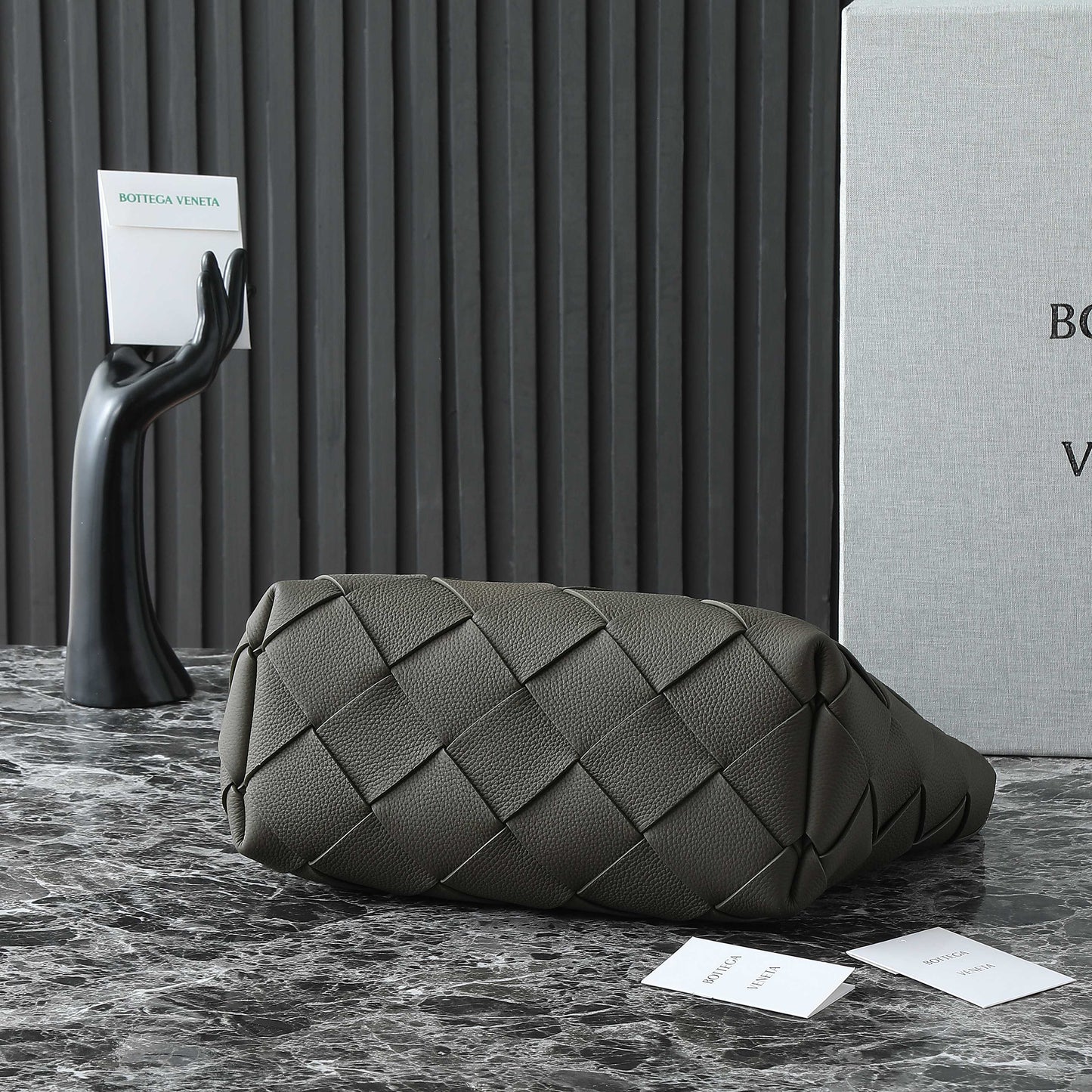 BOTTEGA VENETA 25S DIAGO HOBO 39 EN CUIR DE VEAU OLIVE TRÈS FONCÉ