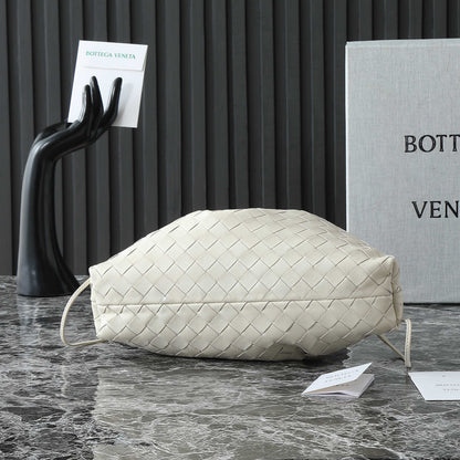 BOTTEGA VENETA 25S DUSTBAG NOTTE 33 EN CUIR DE VEAU IVOIRE, ACCASTILLAGE DORÉ