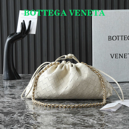 BOTTEGA VENETA 25S DUSTBAG NOTTE 33 EN CUIR DE VEAU IVOIRE, ACCASTILLAGE DORÉ