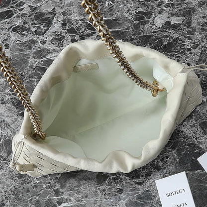 BOTTEGA VENETA 25S DUSTBAG NOTTE 33 EN CUIR DE VEAU IVOIRE, ACCASTILLAGE DORÉ