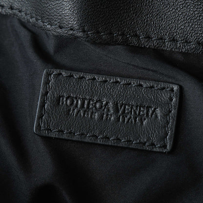 BOTTEGA VENETA 25S DUSTBAG NOTTE 33 EN CUIR DE VEAU NOIR AVEC FINITIONS MÉTALLIQUES DORÉES
