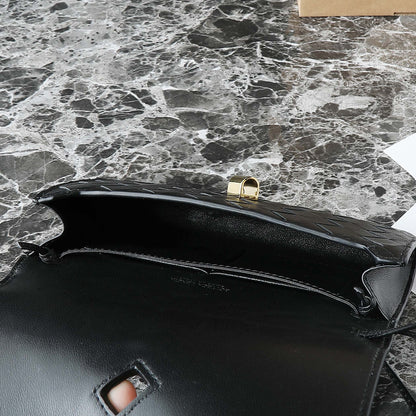 BOTTEGA VENETA 25S POCHETTE ANDIAMO 19 EN CUIR DE VEAU NOIR QUINCAILLERIE DORÉE