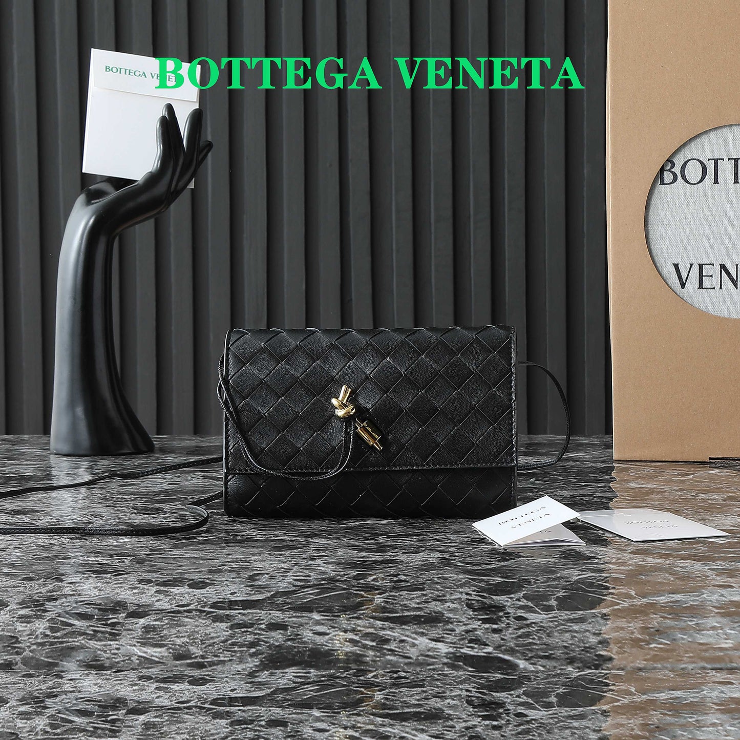 BOTTEGA VENETA 25S POCHETTE ANDIAMO 19 EN CUIR DE VEAU NOIR QUINCAILLERIE DORÉE