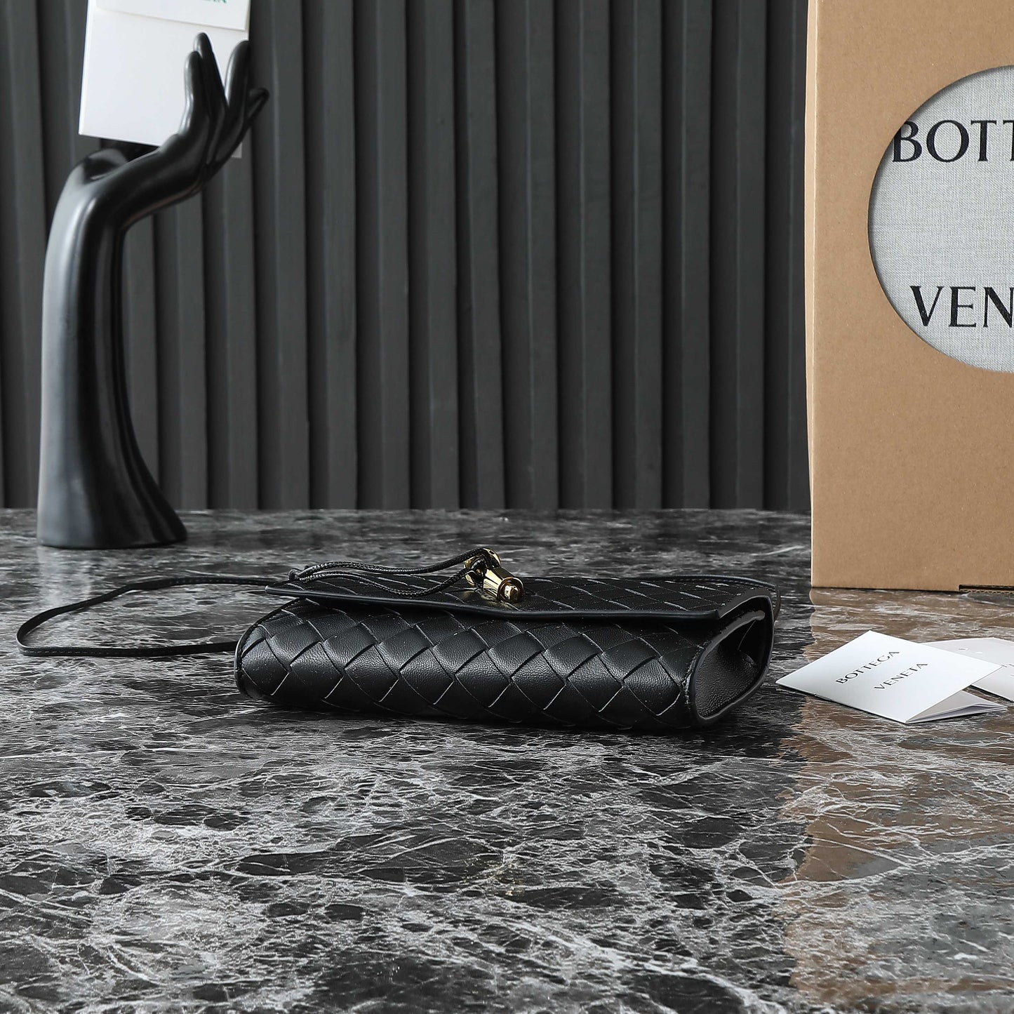 BOTTEGA VENETA 25S POCHETTE ANDIAMO 19 EN CUIR DE VEAU NOIR QUINCAILLERIE DORÉE