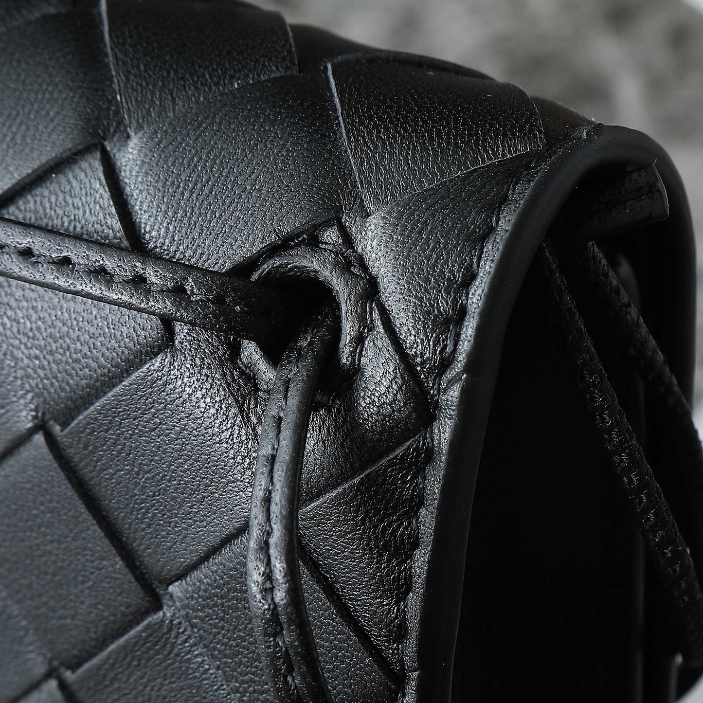 BOTTEGA VENETA 25S POCHETTE ANDIAMO 19 EN CUIR DE VEAU NOIR QUINCAILLERIE DORÉE