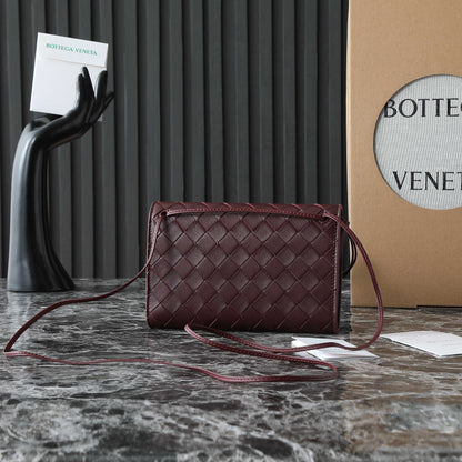 BOTTEGA VENETA POCHETTE ANDIAMO 19 EN CUIR DE VEAU MARRON PROFOND 25S QUINCAILLERIE DORÉE
