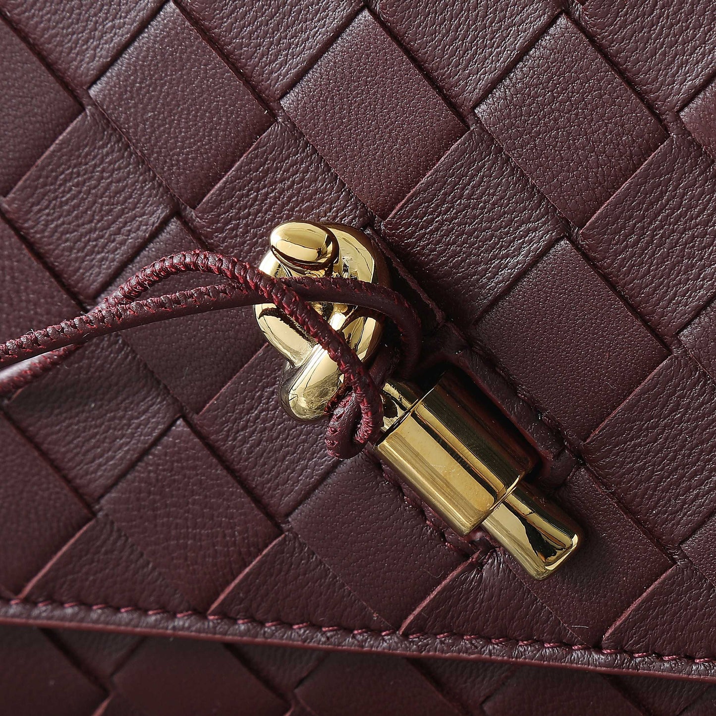 BOTTEGA VENETA POCHETTE ANDIAMO 19 EN CUIR DE VEAU MARRON PROFOND 25S QUINCAILLERIE DORÉE