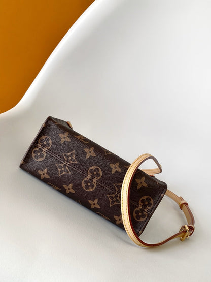 PANDA ONTHEGO BAG 18 IN BROWN MONOGRAM COATED CANVAS