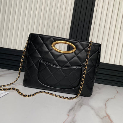 Pochette CLUTCH 34 EN CUIR D'AGNEAU NOIR FINITION MÉTALLIQUE DORÉE