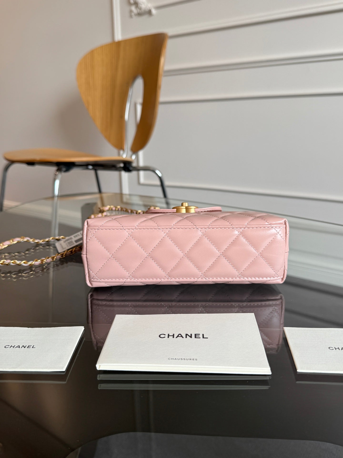 SAC CABAS KELLY 19 EN CUIR DE VEAU ROSE PÂLE AVEC ACCASTILLAGE DORÉ