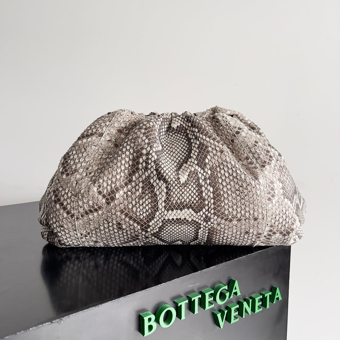 POCHETTE CLUTCH 38 EN CUIR DE VEAU À MOTIF SERPENT