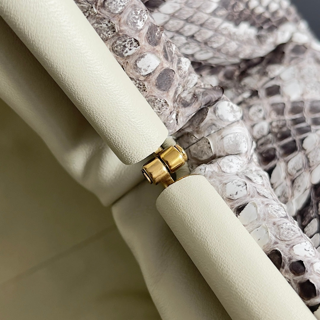 POCHETTE CLUTCH 38 EN CUIR DE VEAU À MOTIF SERPENT