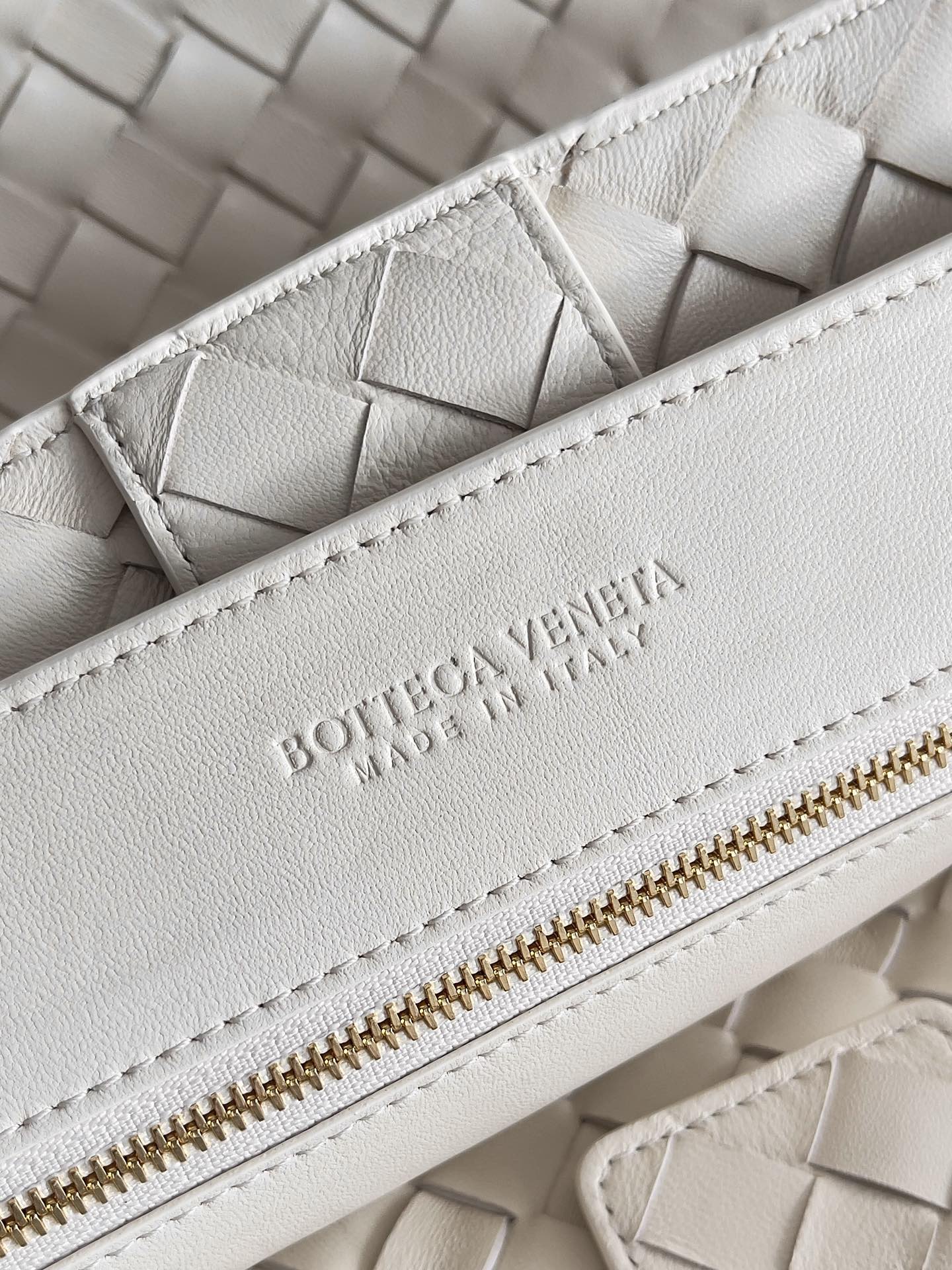 LARGE HANDLE BAG ANDIAMO 45 IN OFF WHITE LAMBSKIN