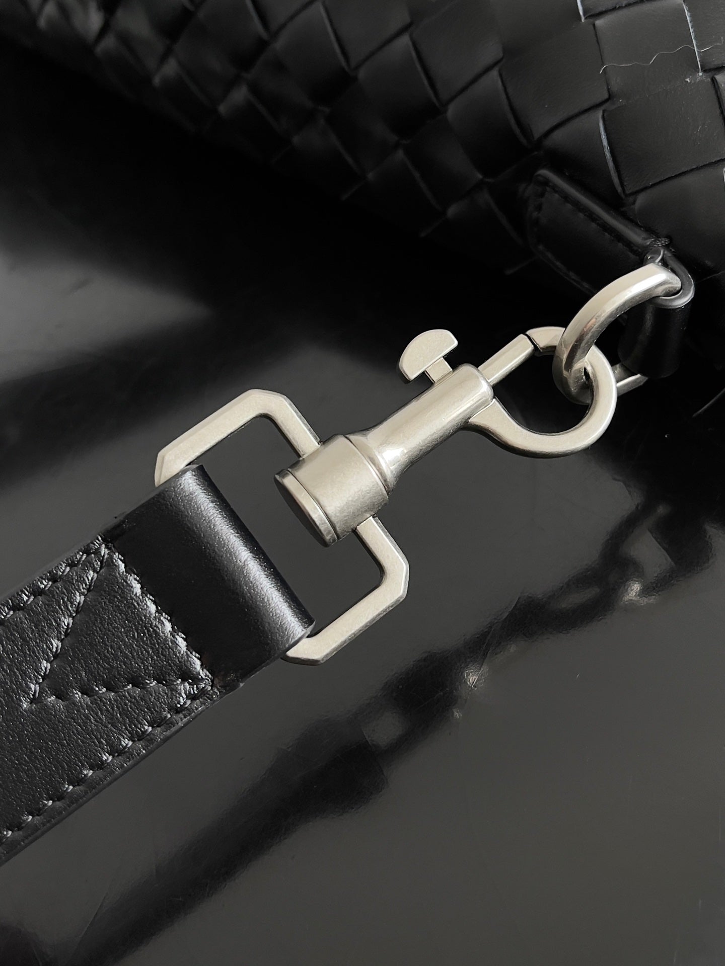 BOTTEGA VENETA 25S ANDIAMO GRAND INTRECCIATO 39 EN CUIR DE VEAU NOIR