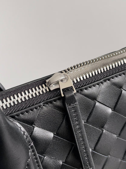 BOTTEGA VENETA 25S ANDIAMO GRAND INTRECCIATO 39 EN CUIR DE VEAU NOIR