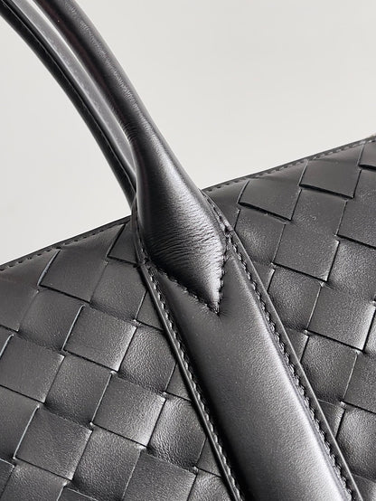 BOTTEGA VENETA 25S ANDIAMO GRAND INTRECCIATO 39 EN CUIR DE VEAU NOIR