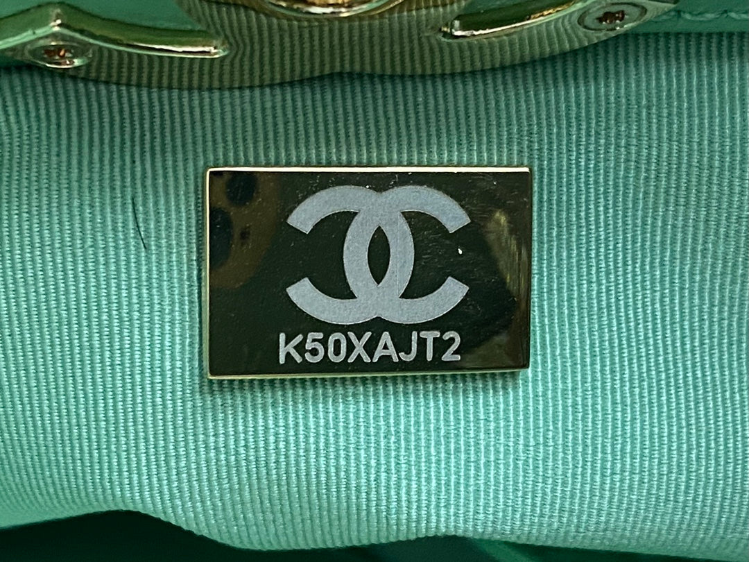 SAC SHOPPING CC SMALL 30 EN CUIR DE VEAU VERT MENTHE