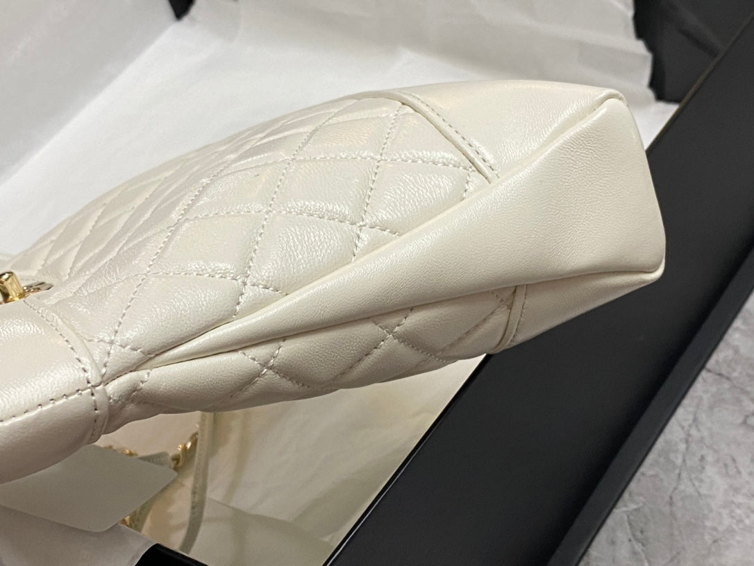 SAC SHOPPING CC MINI 23 EN CUIR DE VEAU BLANC