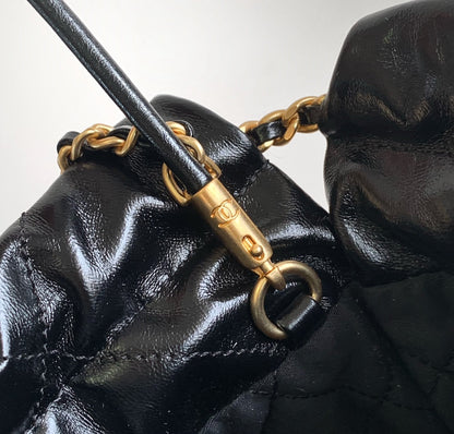 Sac CC MINI 20 en veau brillant noir et métal doré