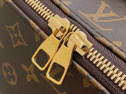 TOILETRY BAG 24 IN BROWN MONOGRAM CANVAS