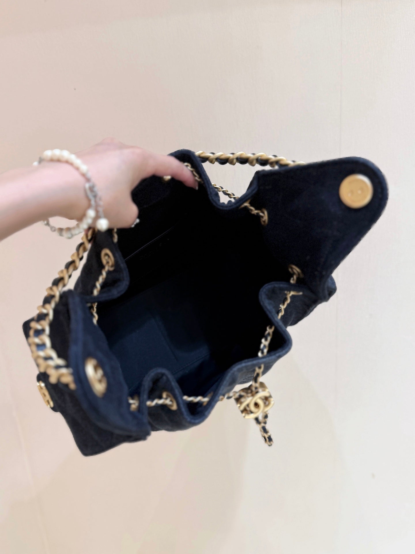 SAC À MAIN CC 25 30 EN JEAN BLEU FONCÉ ACCESSOIRES DORÉS