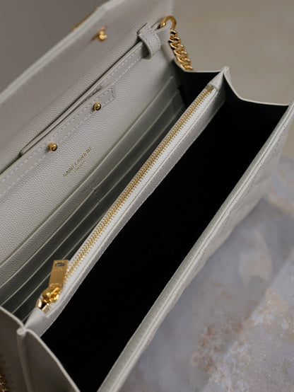 ENVELOPE CHAIN BAG 22 IN LIGHT GRAY LAMBSKIN GOLD HARDWARE