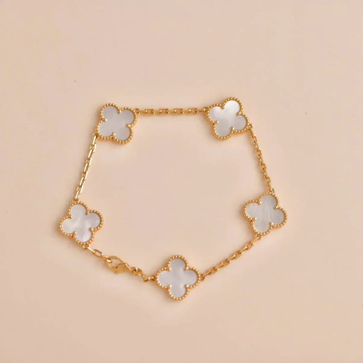 [Shinejoy]CLOVER WHITE PEARL MOP 5 MOTIF BRACELET COLLECTION