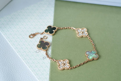 [Shinejoy] CLOVER 5 MOTIF GRAY MOP BRACELET COLLECTION