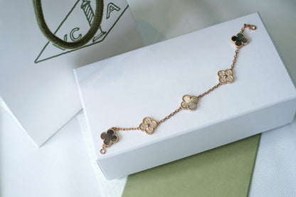 [Shinejoy] CLOVER 5 MOTIF GRAY MOP BRACELET COLLECTION