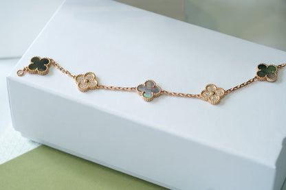 [Shinejoy] CLOVER 5 MOTIF GRAY MOP BRACELET COLLECTION